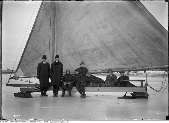 20121211-ice-boat-1911.jpg