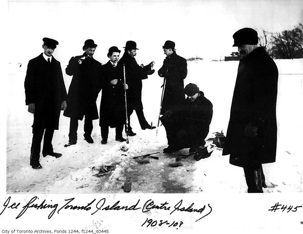 20121211-ice-fishing-1908-10.jpg
