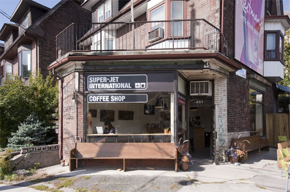 Super-Jet International Coffee Shop
