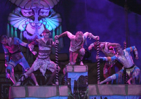 Cirque Niagara's Avaia Rides at Woodbine