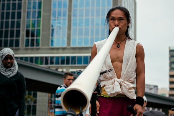 Toronto Street Busker Shibaten with White Didgeridoo
