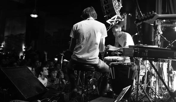 Caribou live at the Phoenix