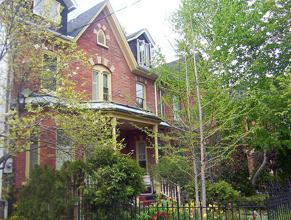 Toronto, Cabbagetown, Don Vale, Victorian architecture, gentrification, urban renewal, 2009