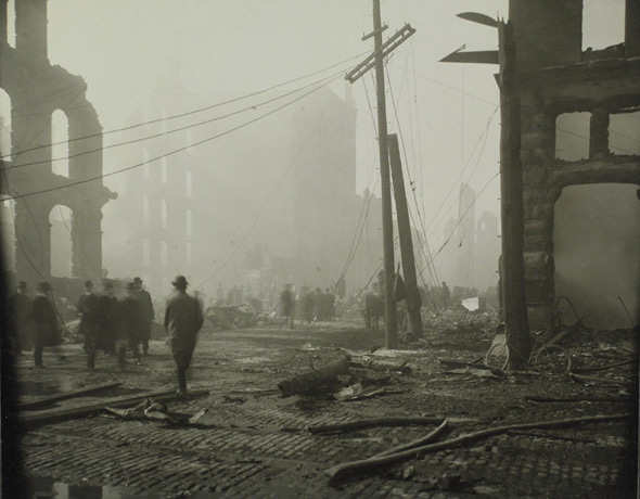 2011124-Charles-E.-Gooch_Toronto-Fire-(Wellington-Street)_1904.jpg