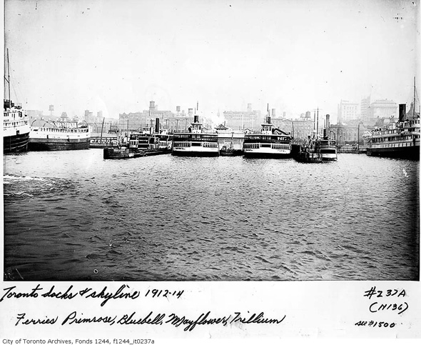 2011626-ferry-docks-skyline-1912-14-f1244_it0237a.jpg