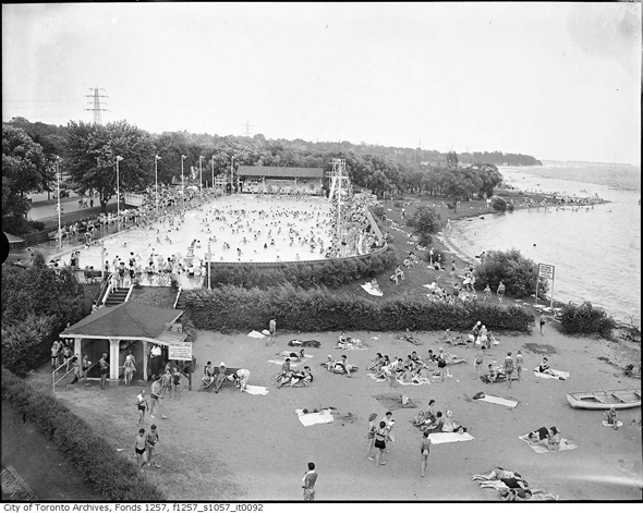 sunneyside-pool-beach-1940s-f1257_s1057_it0092.jpg