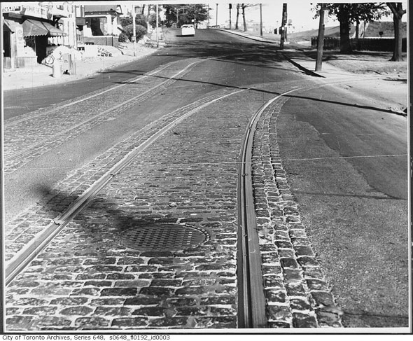 toronto streetcar tracks