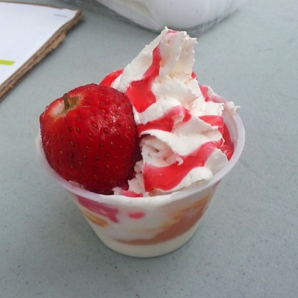 Strawberry, mango yo-yogurt