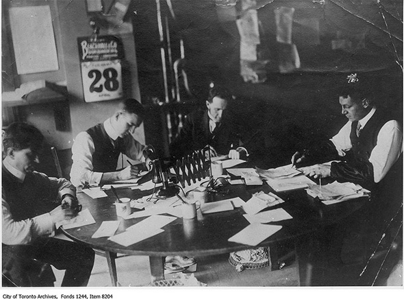 2014128-toronto-star-city-desk-1908.jpg